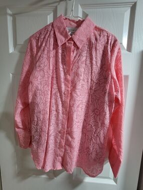 Cute pink button-up shirt by Susan Graver. Has a Pink Tank Top-Size XS